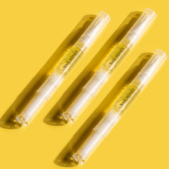 Twinkled T Nail Honey application pen with creamy oil texture for moisture.