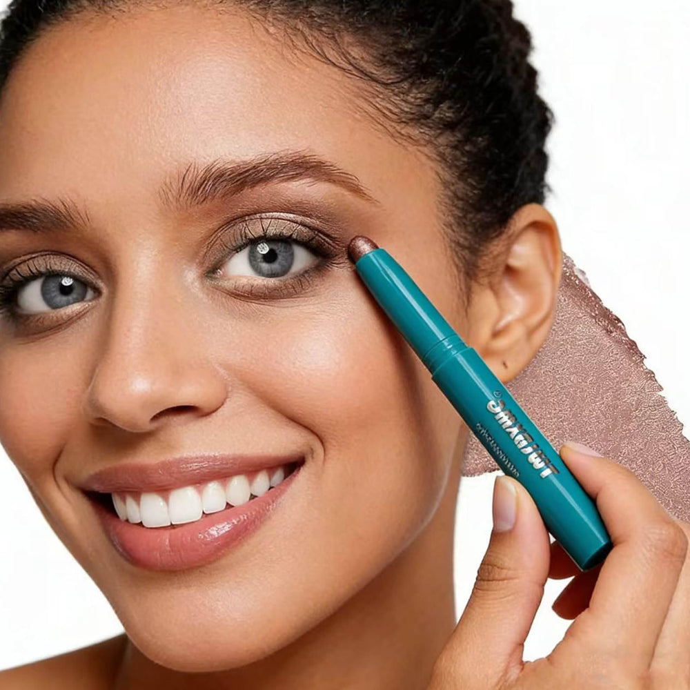 TWLBXMG Highlighter natural ilumina la mirada con brillo sutil.