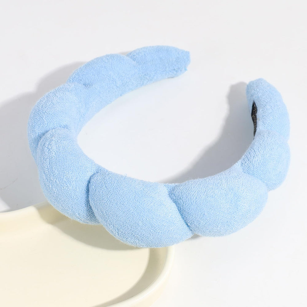 TYSSELY wash-face headband is highly absorbent to manage moisture at the hairline.