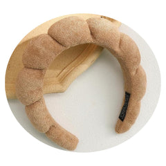 TYSSELY spa headband absorbent terry cloth keeps makeup area clean.