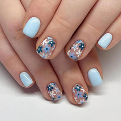 Tyuimhx uñas pegables con flores azules, suaves y cortas para uso diario.