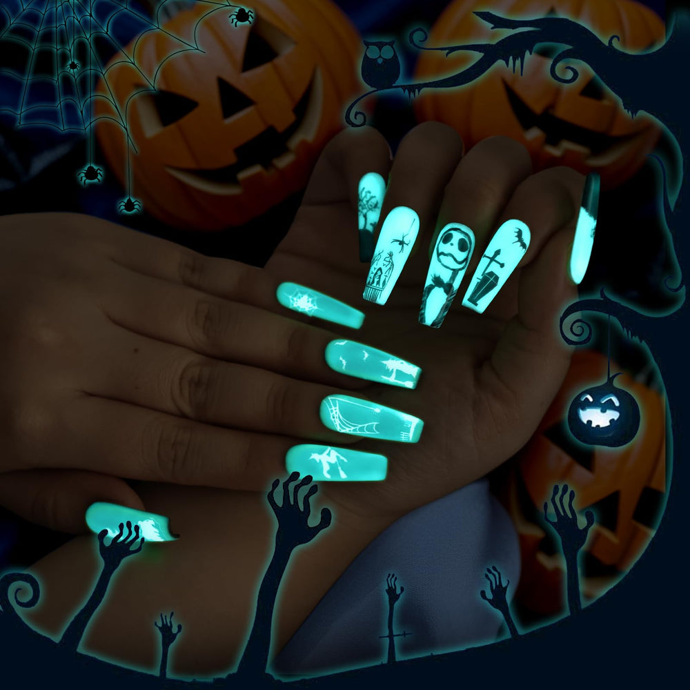 U-Shinein glow top coat blue applied on nails in daylight