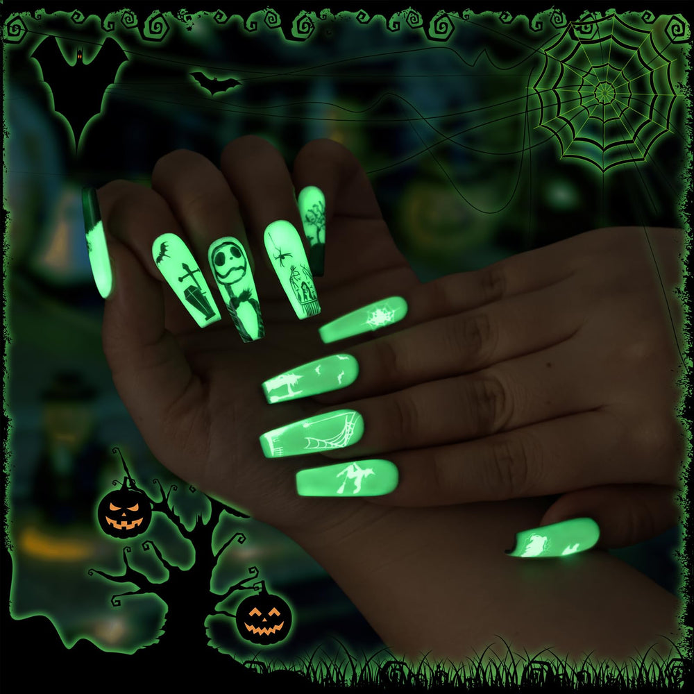 U-Shinein Glow Top Coat on nails emits a bright green glow at night.