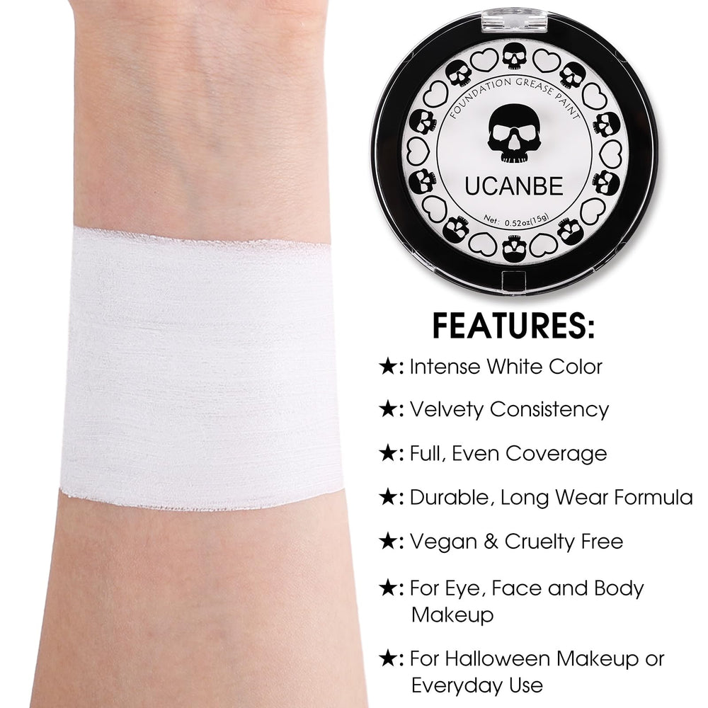UCANBE Goth White: textura sedosa lista para aplicar sobre piel.