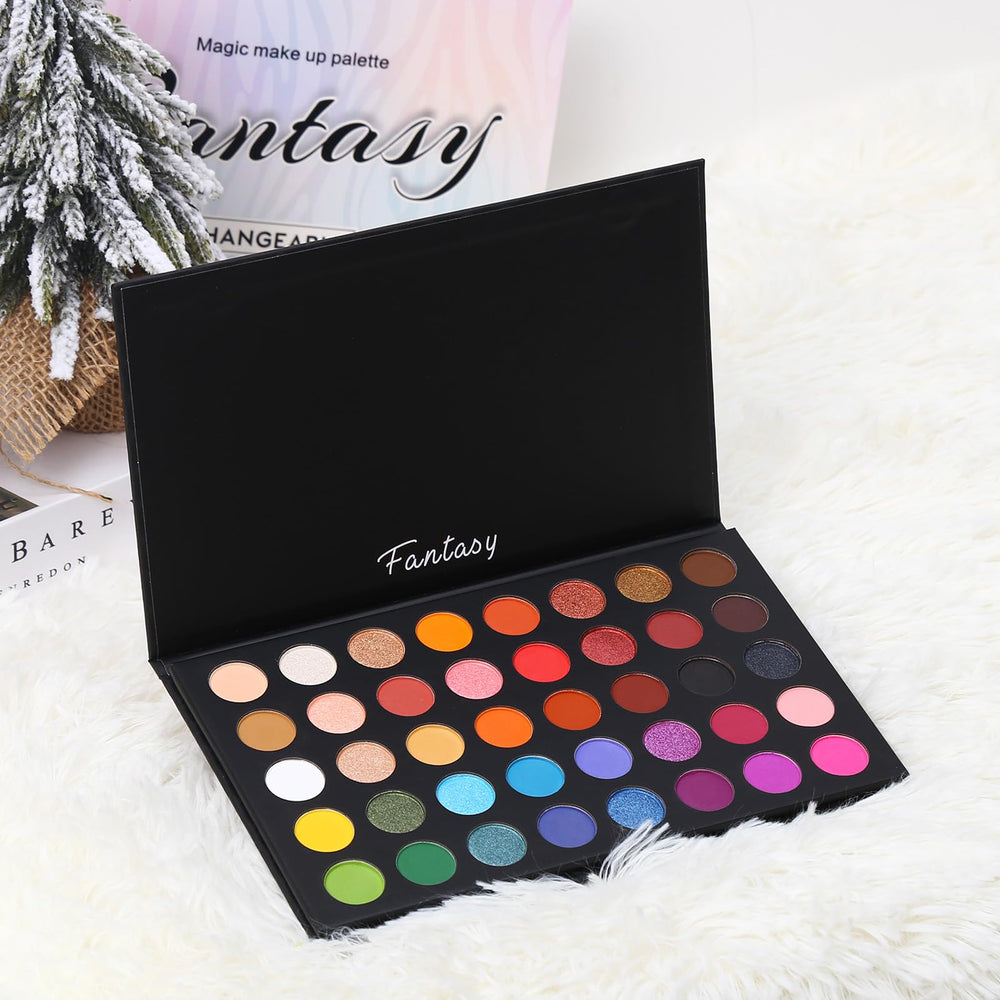 UCANBE gift-ready palette suitable for makeup lovers of all ages