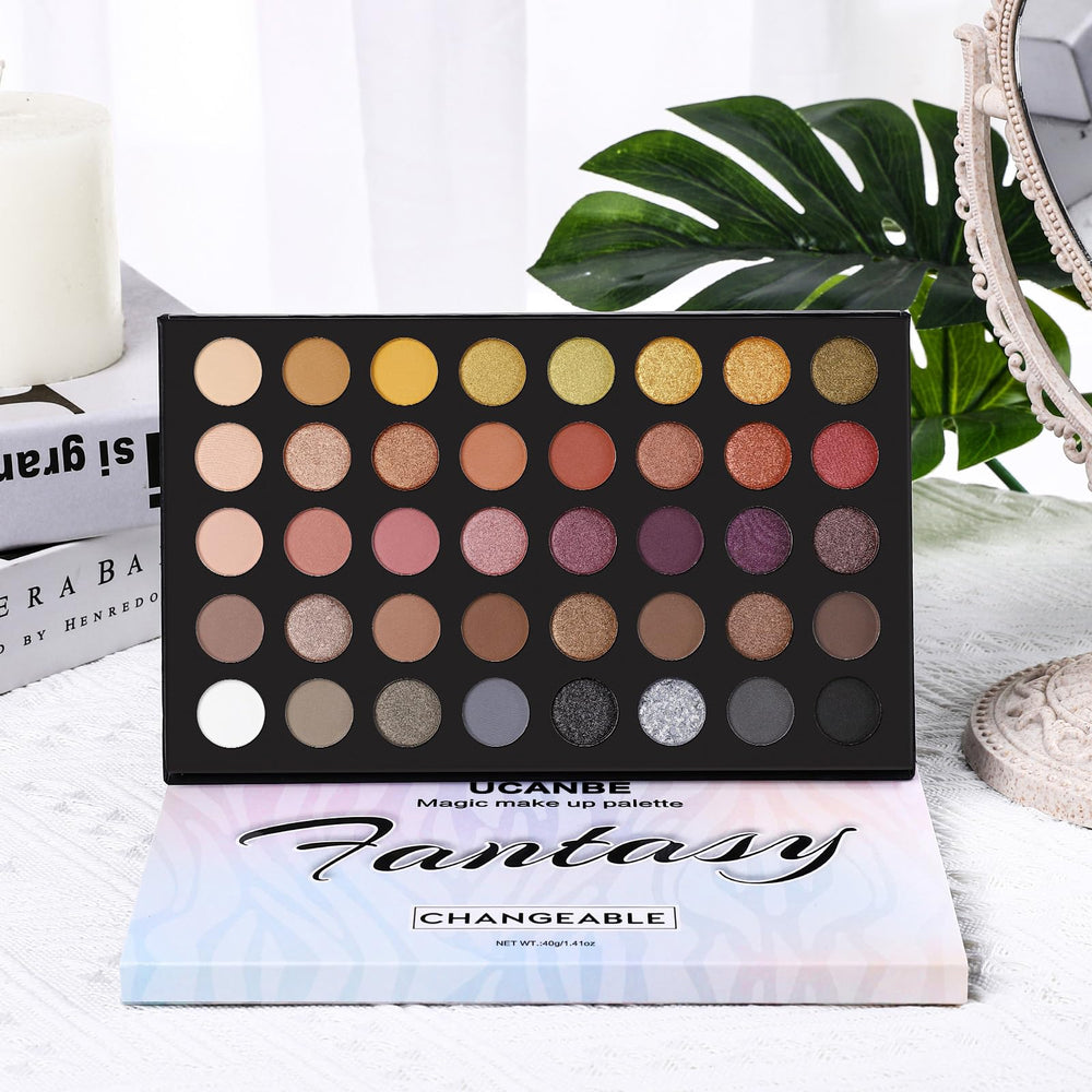 Sombras mate, satinadas y metalizadas en una misma paleta UCANBE.
