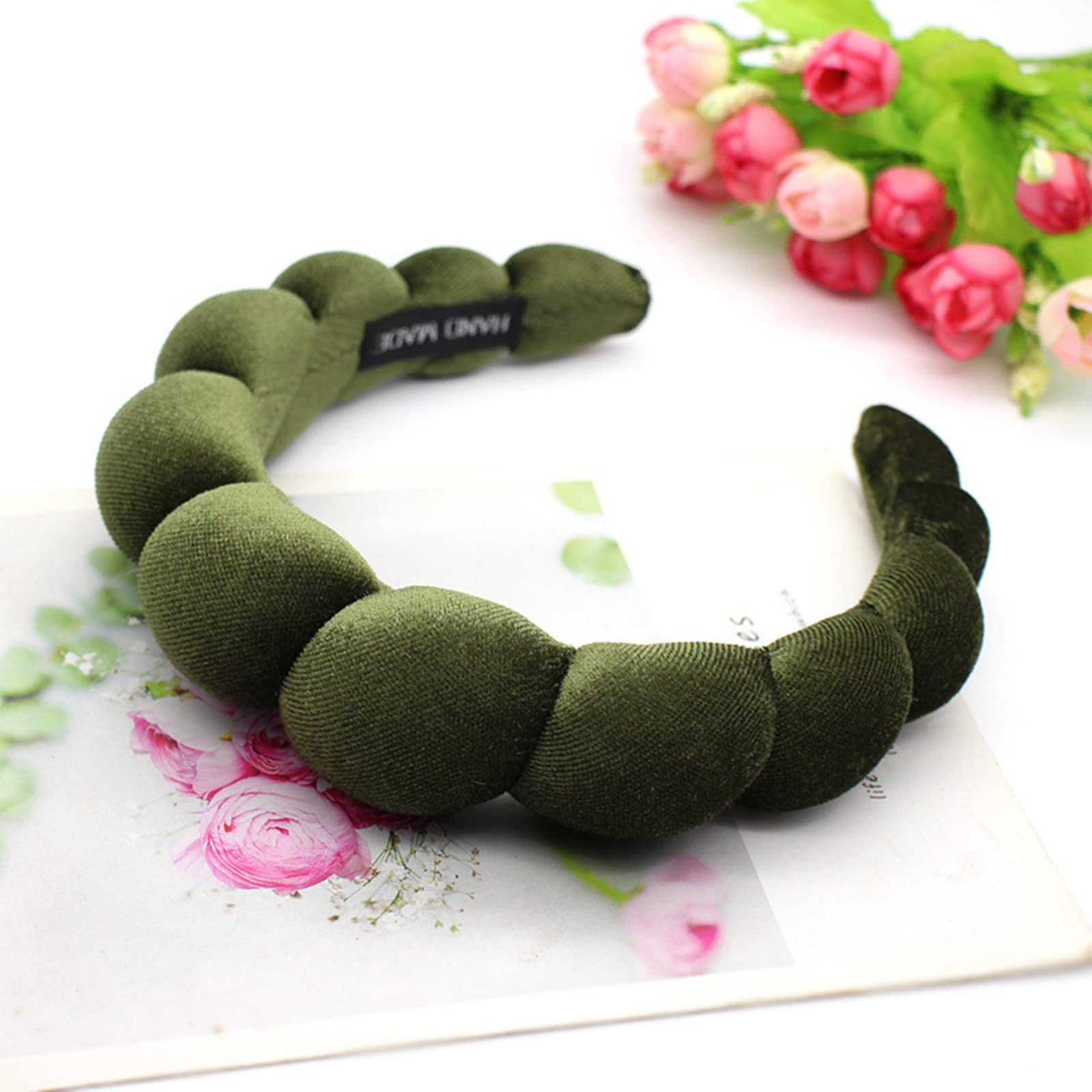 Uchyius elastic-frame headband designed for comfortable all-day wear.