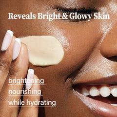Crema antiarrugas Ulluxe Vitamina C define líneas suaves.
