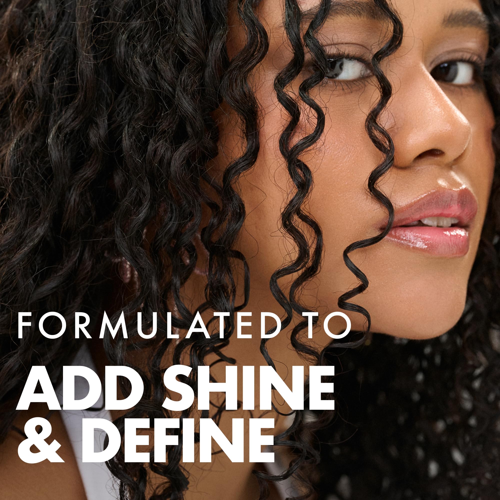 Umberto Giannini Curl Jelly Scrunching Vanilla gel texture close up for smooth application