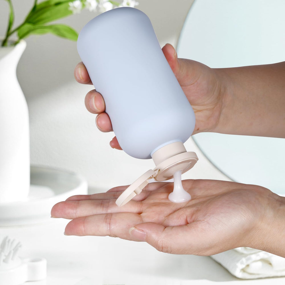 UMETASS empty plastic squeeze bottle demonstrating compact design for easy packing.