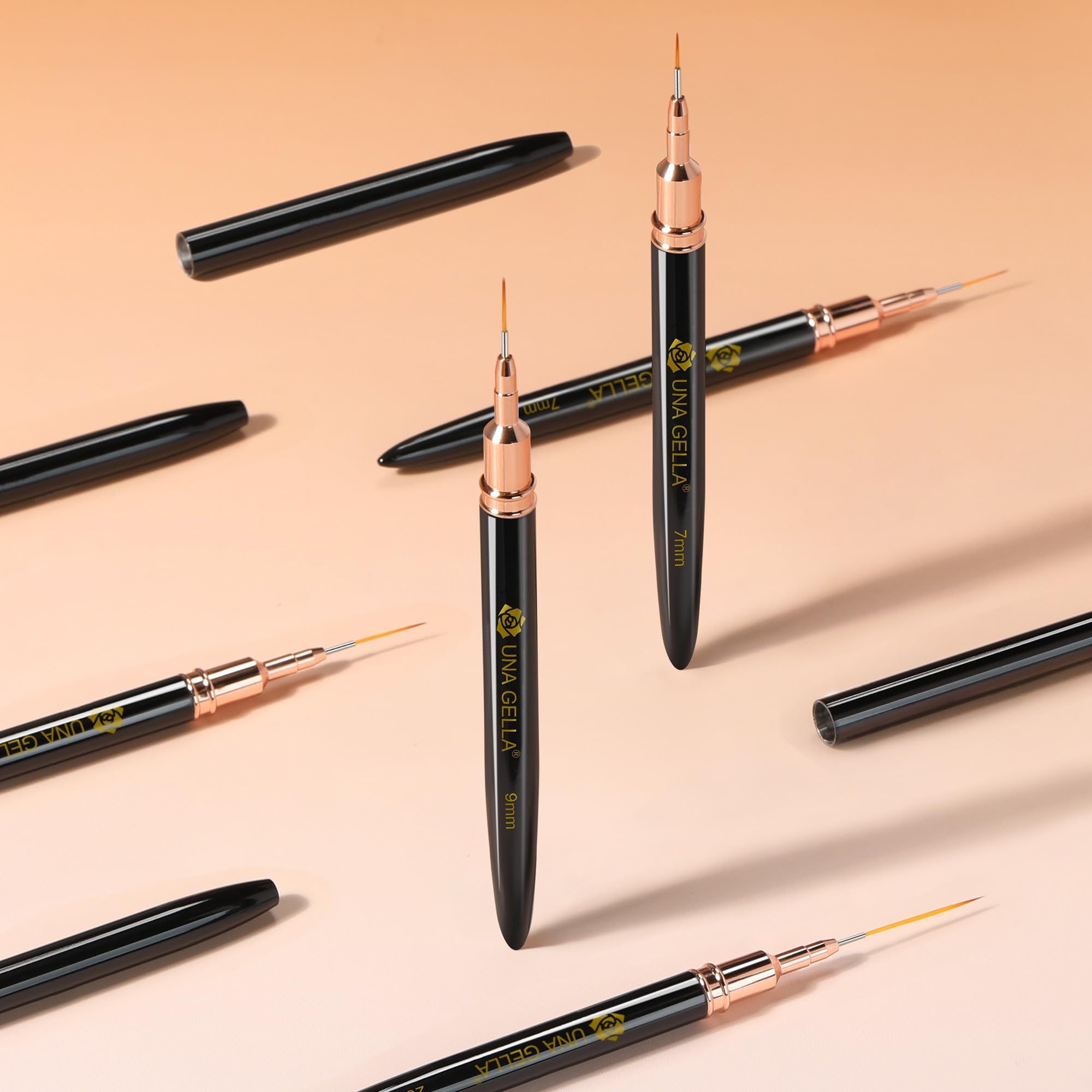 UNA GELLA metallic grip brush highlights ergonomic design for steady control