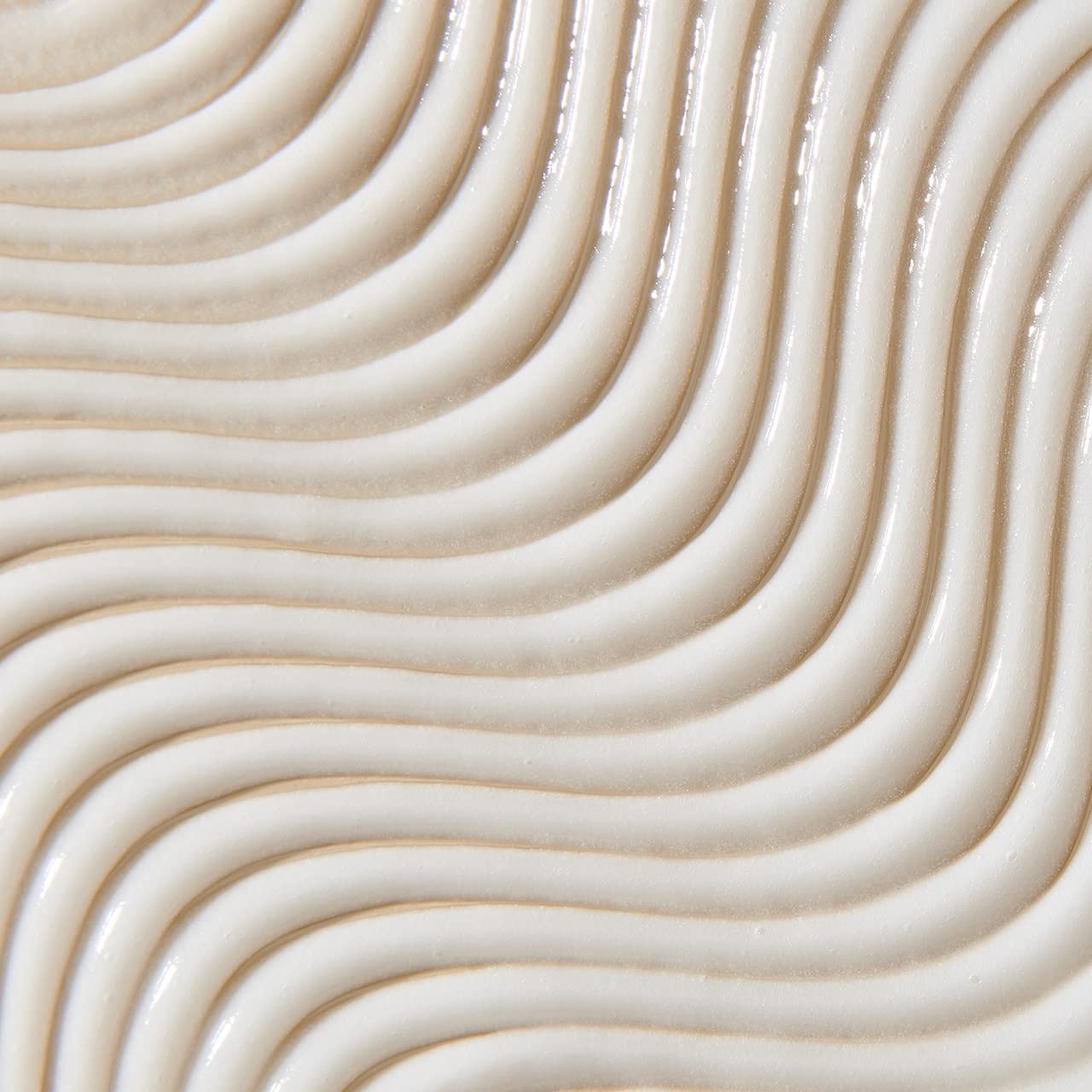 UNITE 7SECONDS BlowOut Creme provides UV and thermal protection for daily styling.