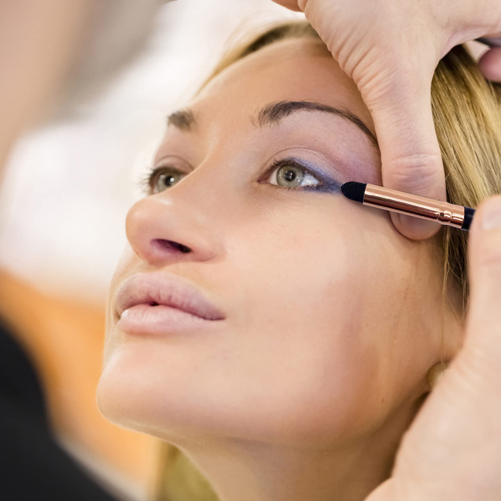UorPoto multifunction design supports eyeliner, brows, and eyeshadow.