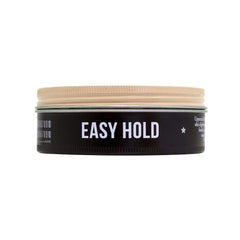 UPPERCUT DELUXE Easy Hold: textura suave en el cabello para un look casual.