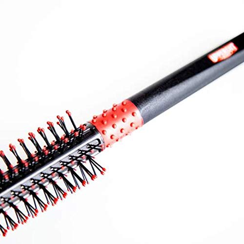 Uppercut Deluxe Quiff Roller lift demo highlights height at roots.