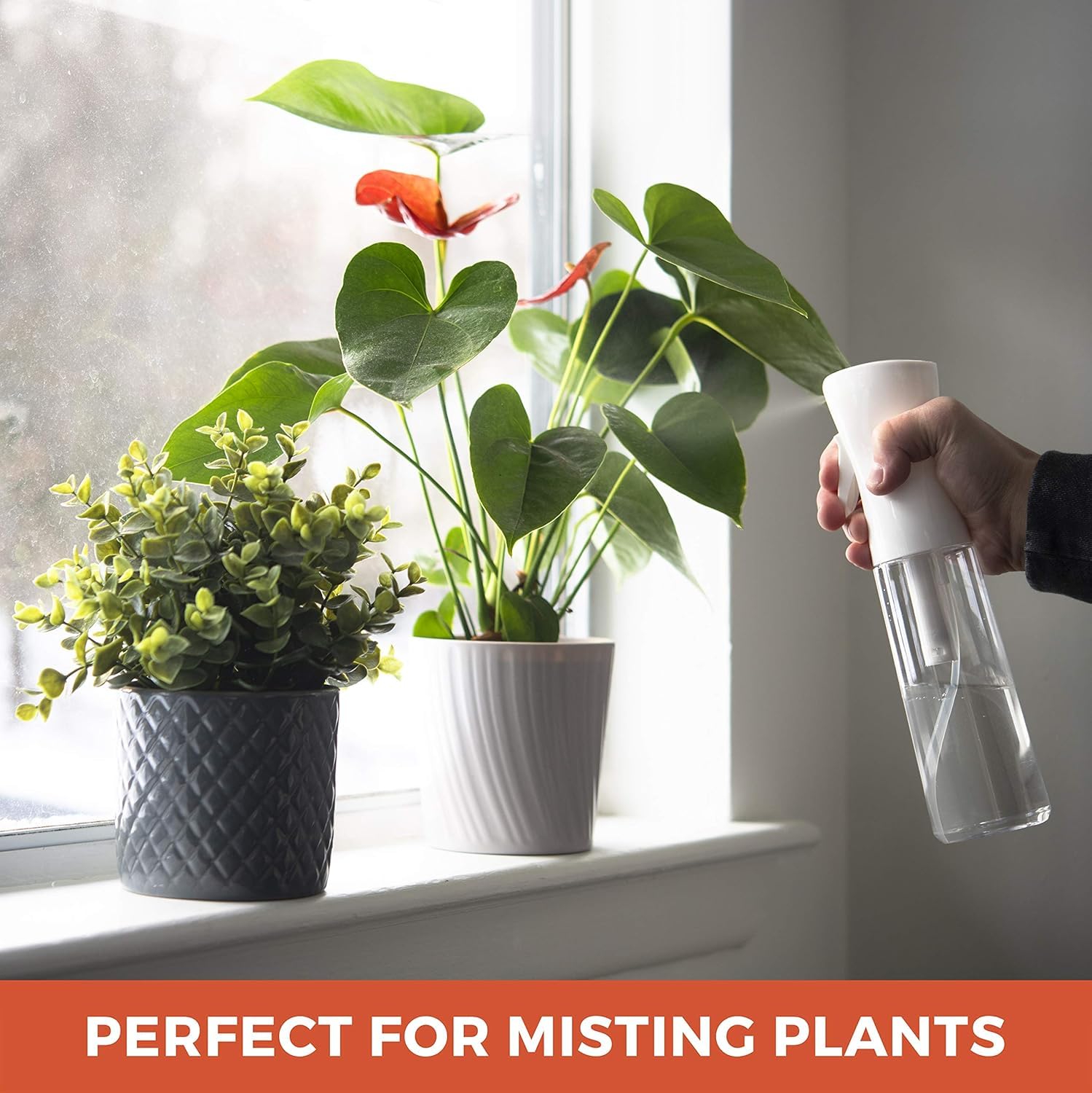 UrbAmerican airless bottle material closeup showing PET body