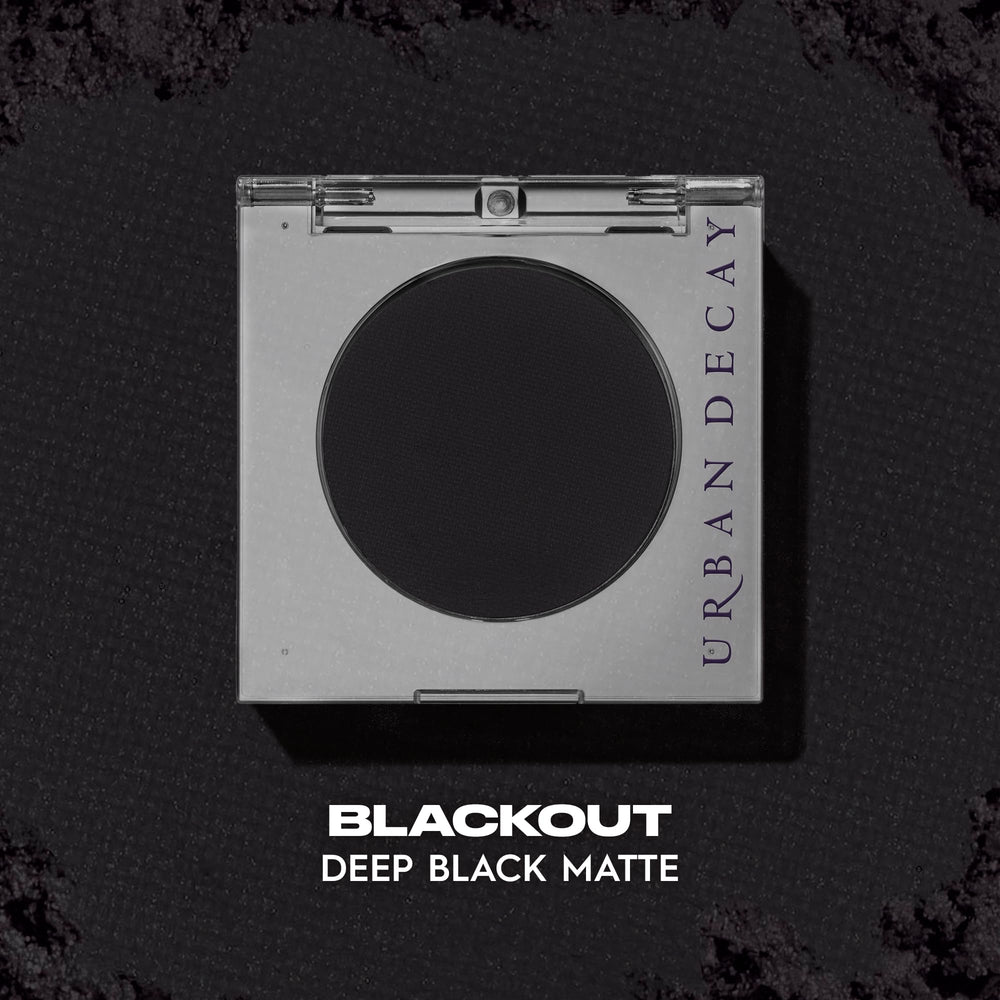 URBAN DECAY 24/7 Sombra Blackout: acabado mate para delinear ojos elegantes