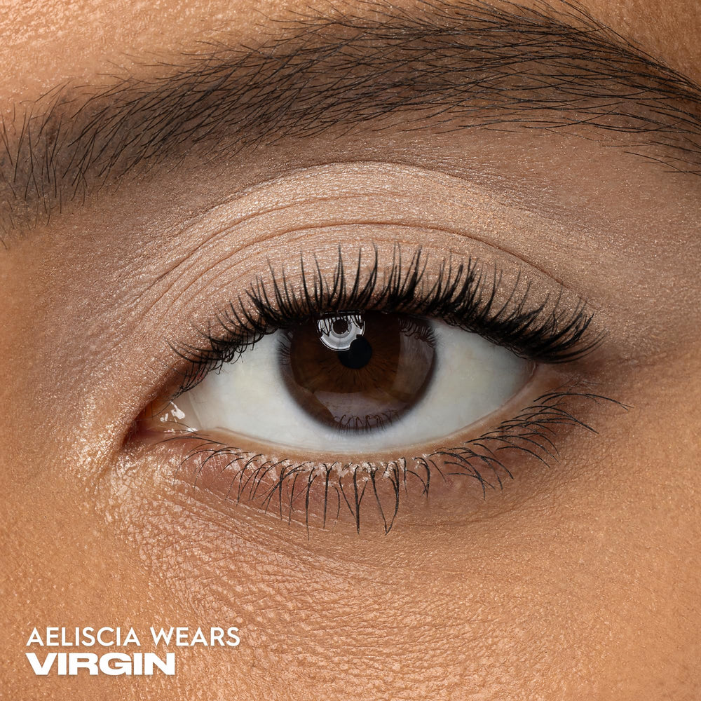 Sombra Virgin satin de Urban Decay con textura sedosa facilita difuminado suave