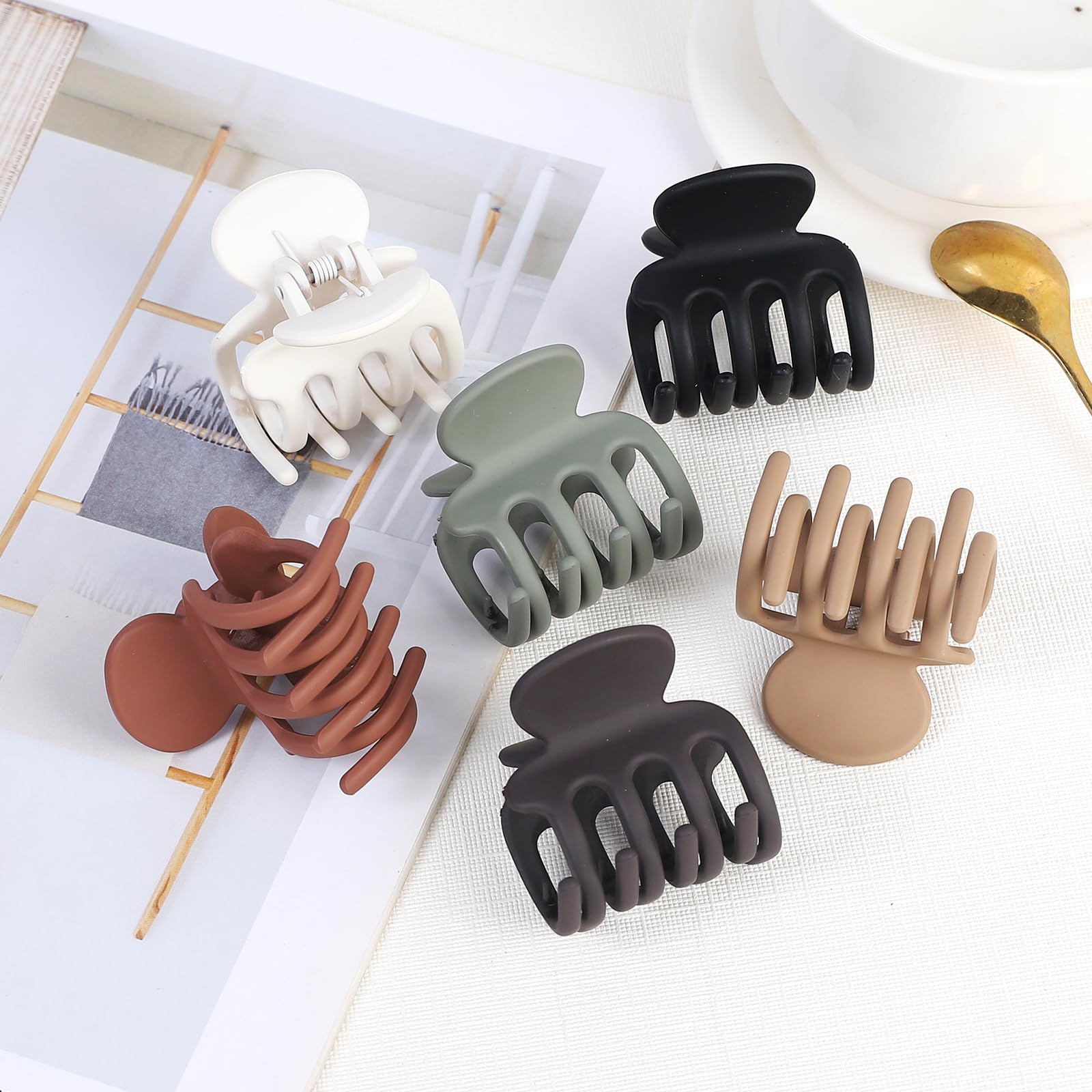USDNICE half-up style small claw clip keeps hair neat and simple.
