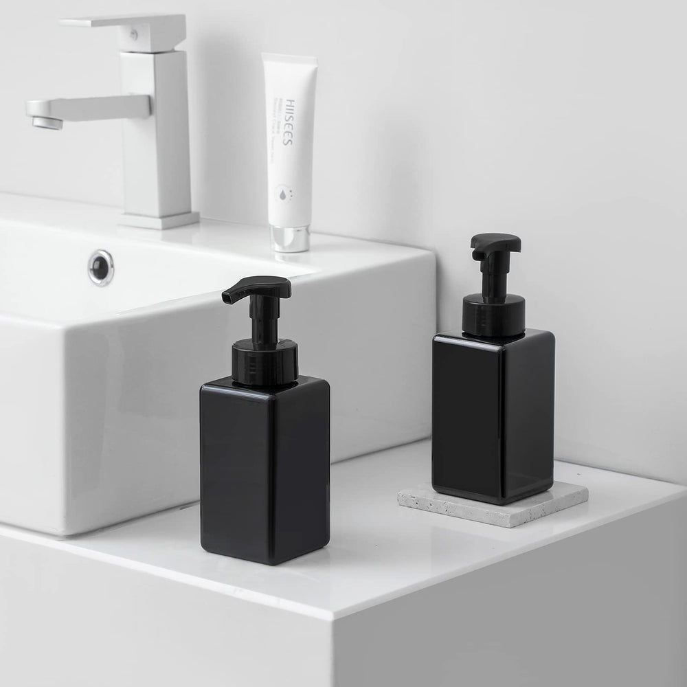 UUJOLY foaming soap dispenser pump action close-up demonstrating smooth foam.