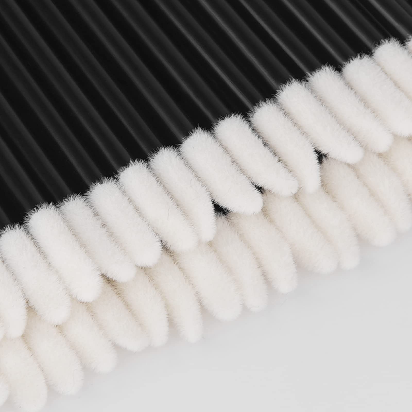 Vaincre lip wands disposable doe-foot tip for precise lip color.