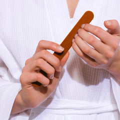 Vakly nail file packaging in a zip bag for neat storage