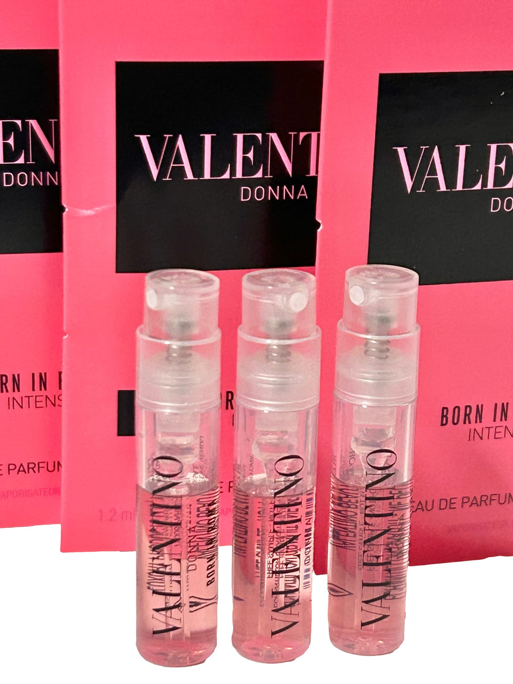 Valentino Born in Roma Intense EDP mini spray for daytime wear and exploration.