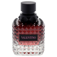 Valentino Donna Born In Roma Intense cap close-up, refined finish and easy handling.
