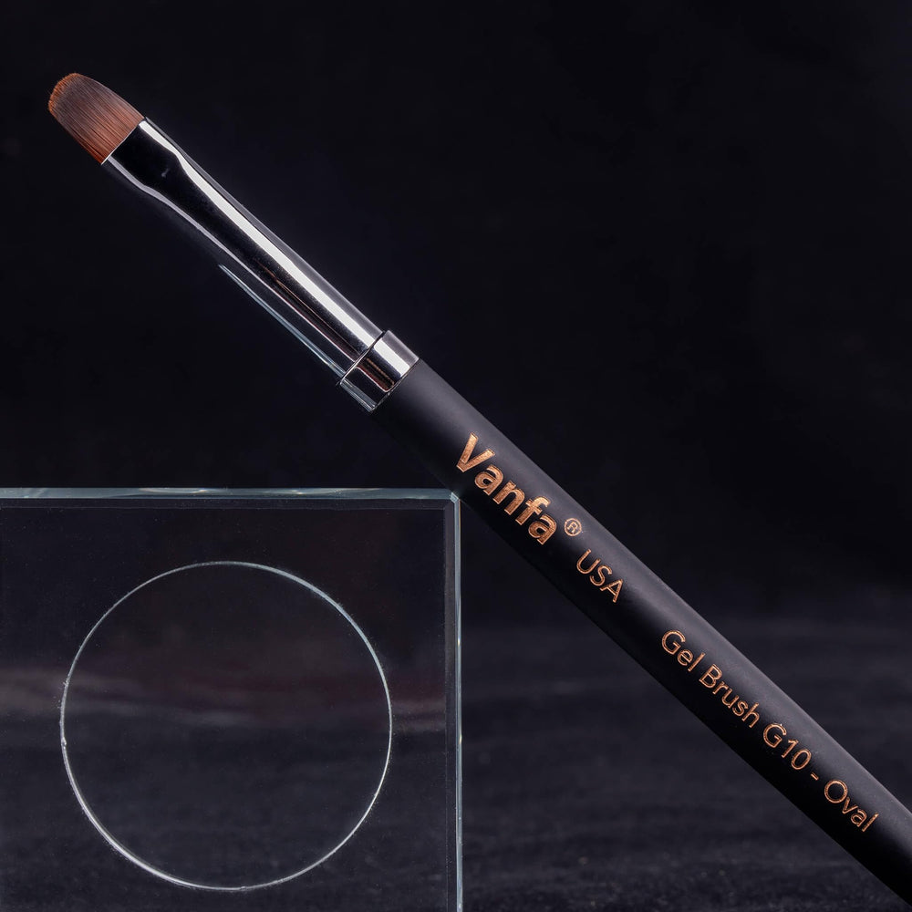 Vanfa gel nail brush oval head handle detail designed for comfortable extended use.