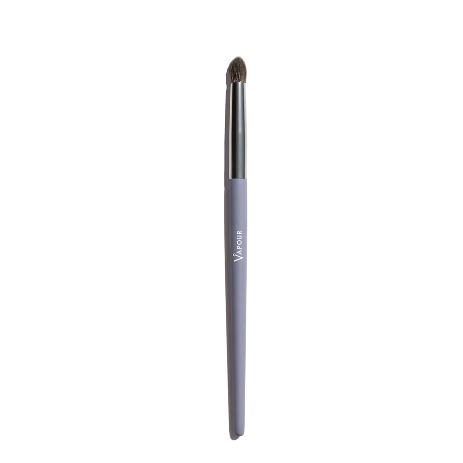 Vapour Beauty detail brush for precise smoke-out on the top lash line.
