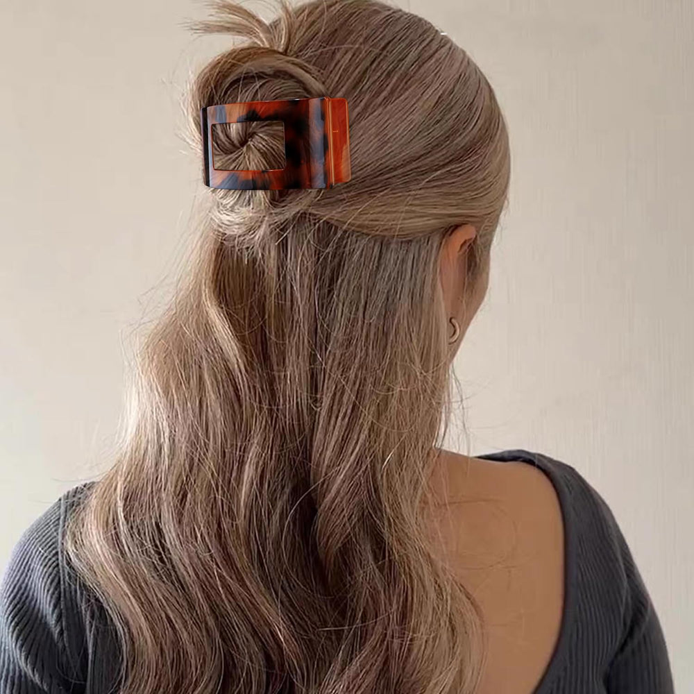 VELSCRUN leopard-pattern clip adds subtle flair to outfits