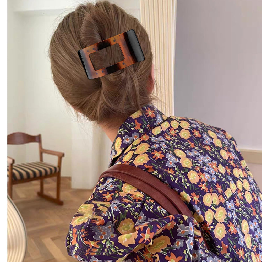 VELSCRUN square stylish design blends with casual and formal looks.