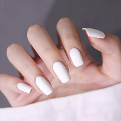 Venalisa Pure White gel polish brush delivering smooth, even application