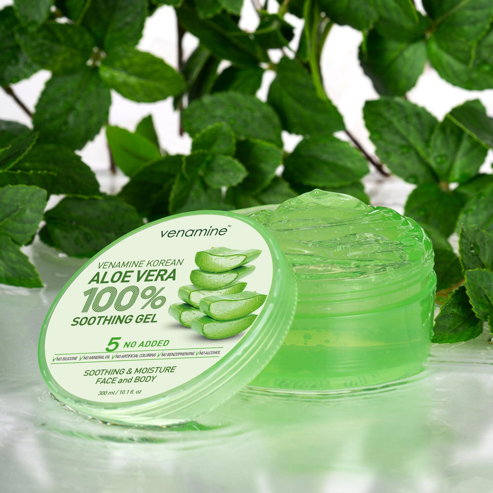 Venamine Gel de Aloe Vera, textura clara para sensaciones de frescura en la piel.