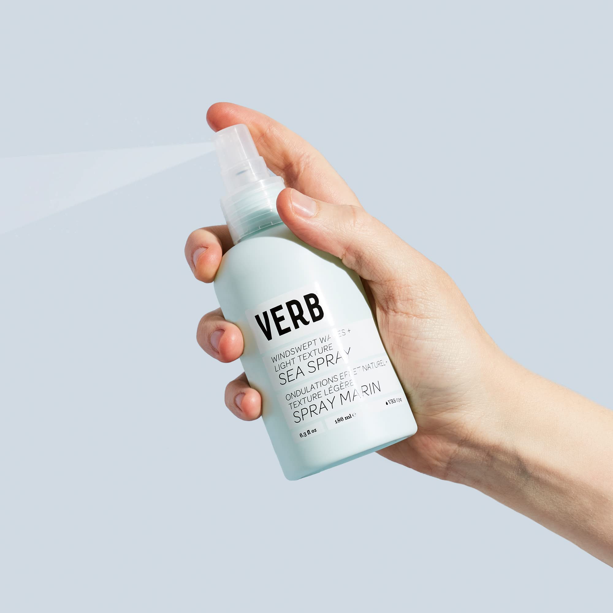 VERB Sea Spray, aplicación en cabello seco para mayor textura.