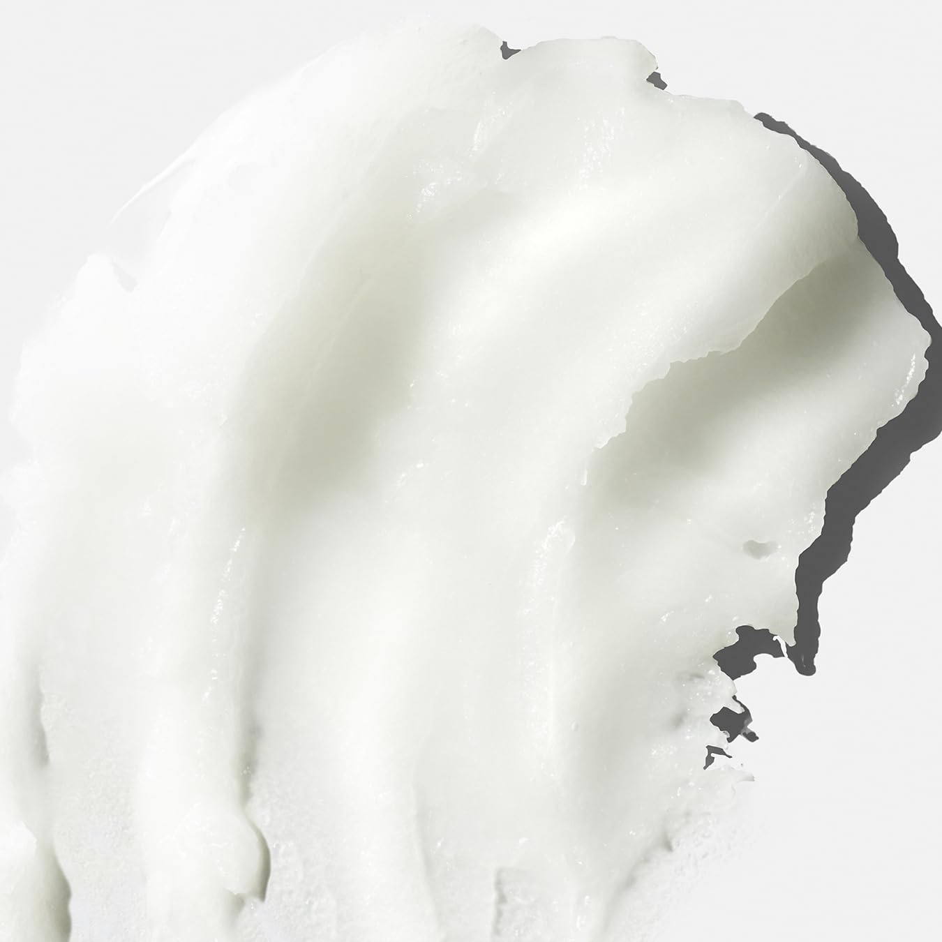 Versed Day Dissolve: textura suave que emulsiona para una limpieza ligera.