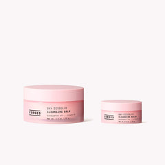 Versed Day Dissolve: contiene vitamina E y eucalipto para una limpieza equilibrada.