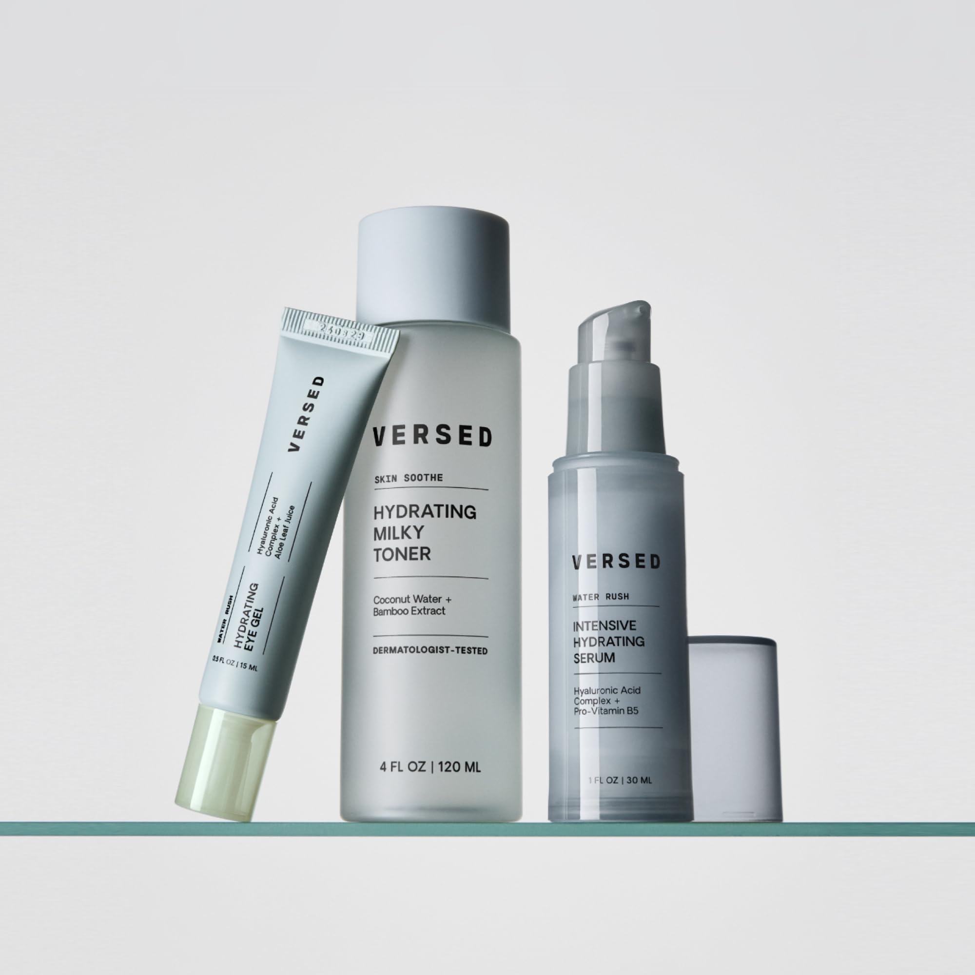 Versed Water Rush Suero: ingredientes clave, ácido hialurónico y Pro Vitamina B5.