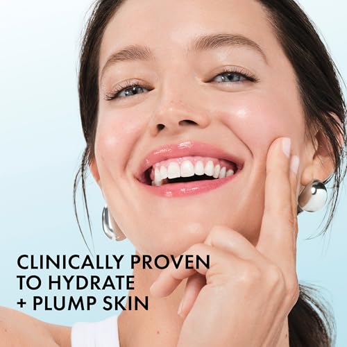 Close-up of VICHY Mineral 89 gel texture, light and non-sticky.