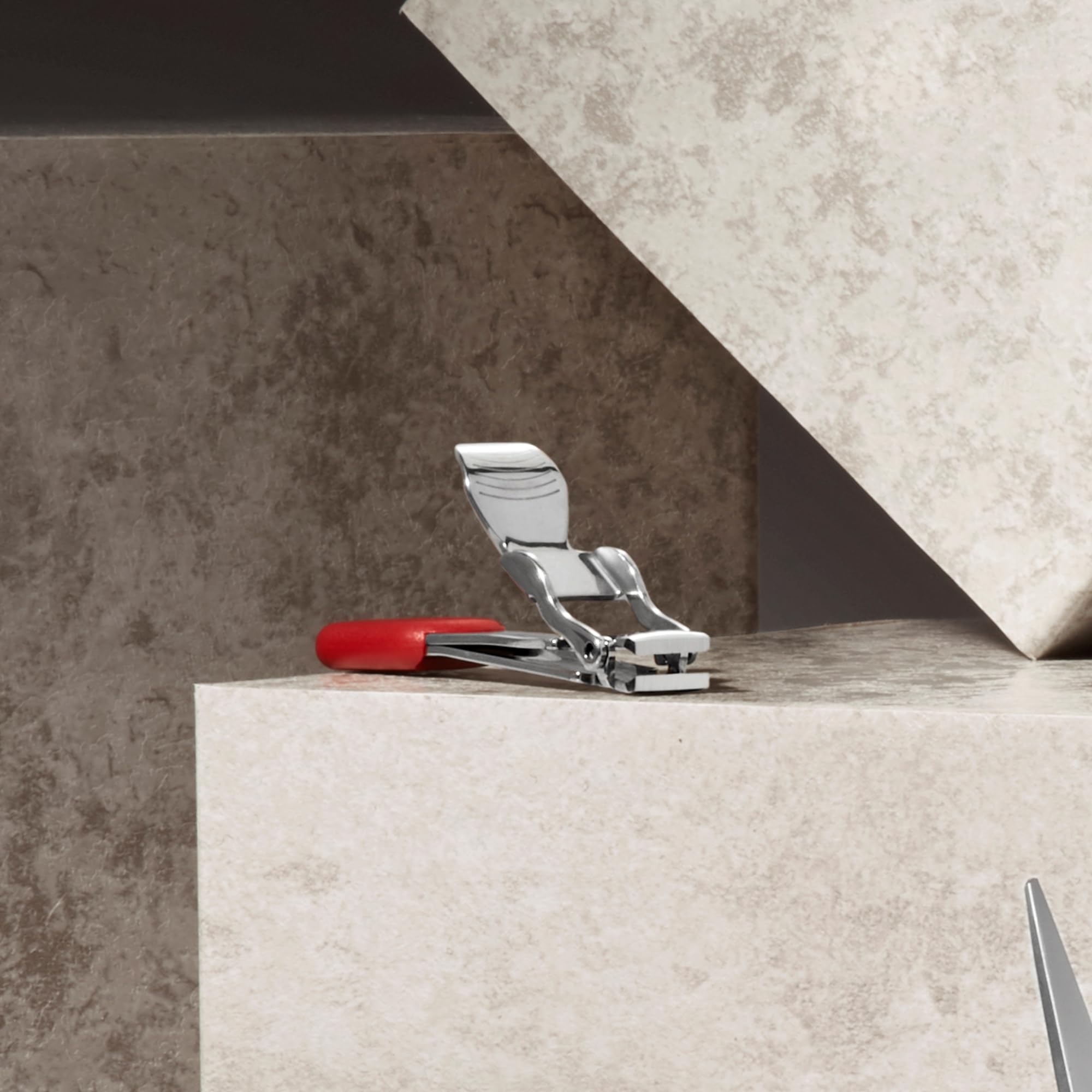 Side view shows durable Swiss-made construction of Victorinox clipper.