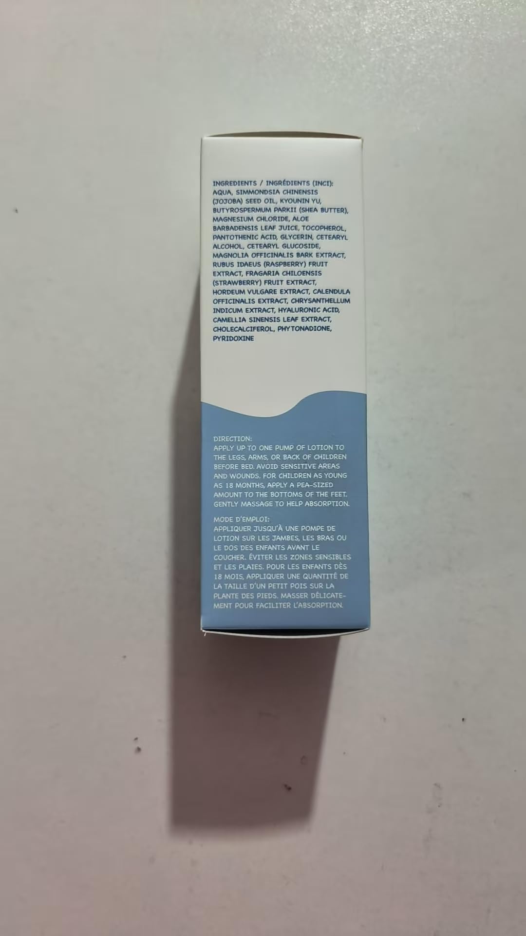 Masaje en piernas y pies con Vigority para relajación suave.