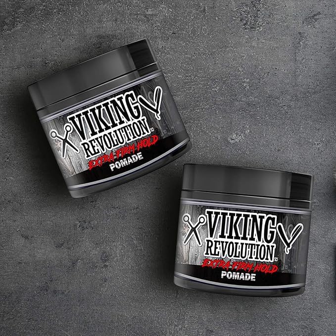 En la mano: moldear el peinado con precisión con Viking Revolution.