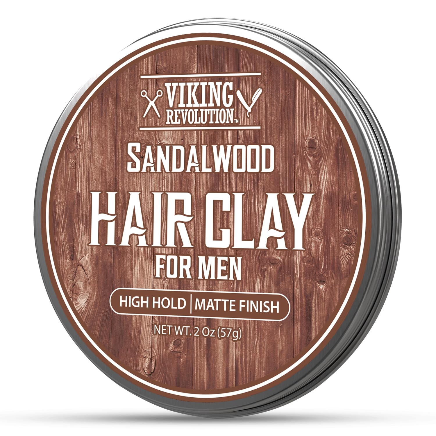 Hombre con estilo definido usando arcilla Viking Revolution y aroma a sándalo.