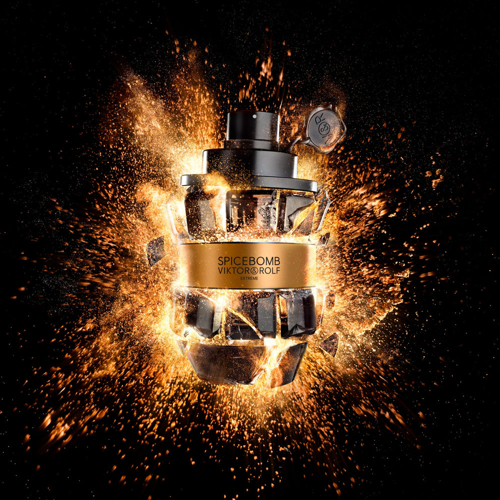 Viktor&Rolf Spicebomb Extreme amber-vanilla tones convey lasting allure.