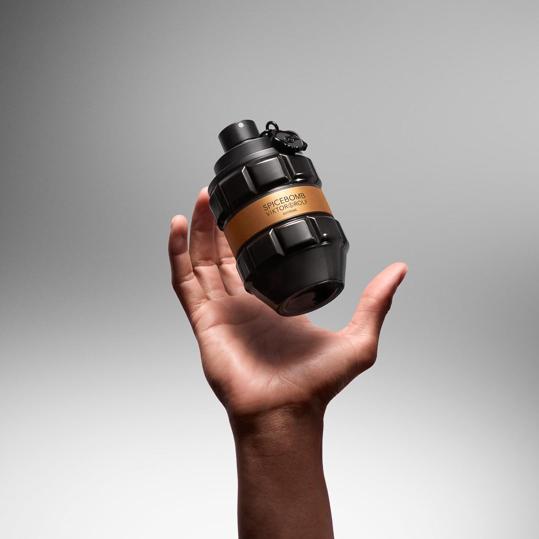 Viktor&Rolf Spicebomb Extreme saffron-pepper note close-up hints spicy warmth.
