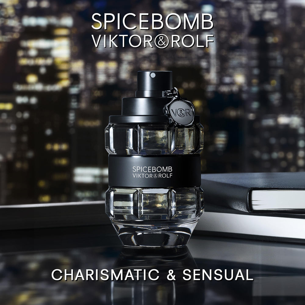 Viktor&Rolf Spicebomb spray nozzle in action for instant projection.