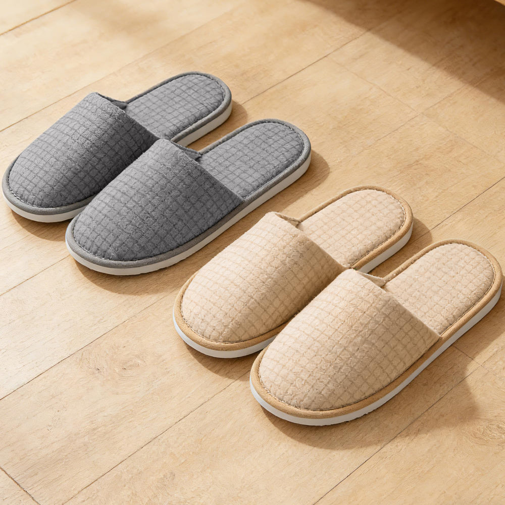 Vipay anti-slip willow leaf sole detail for safer indoor wear.