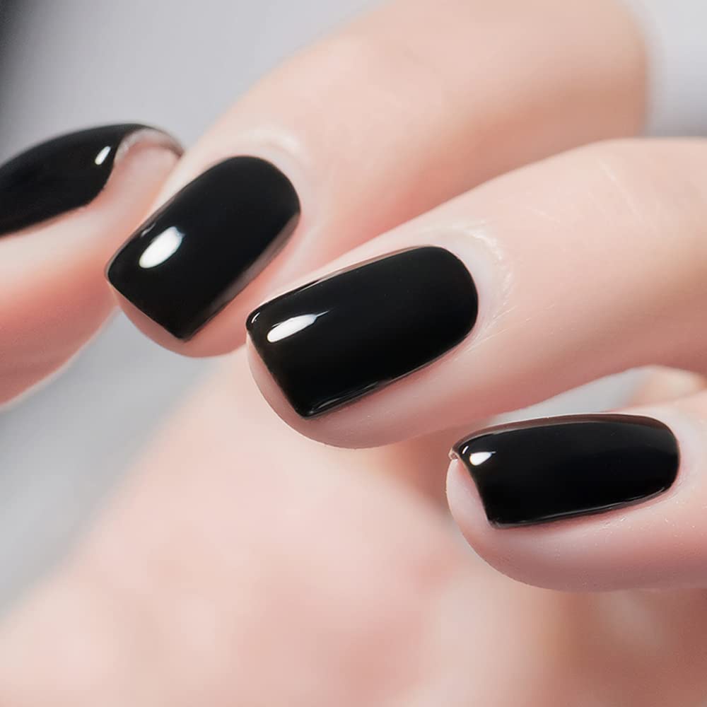 Vishine GelPolish bottle close-up with label and premium ingredients.