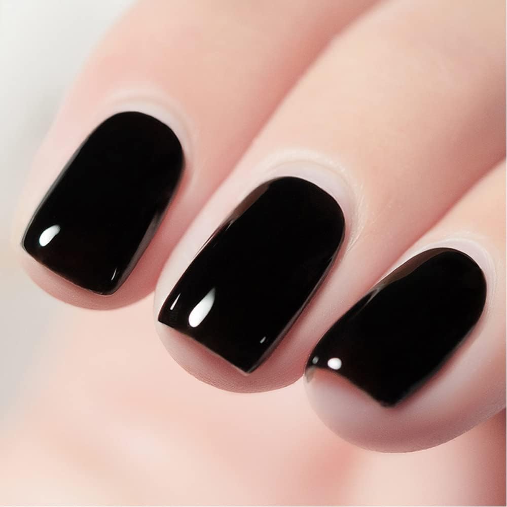Vishine GelPolish manicure setup for precise application.