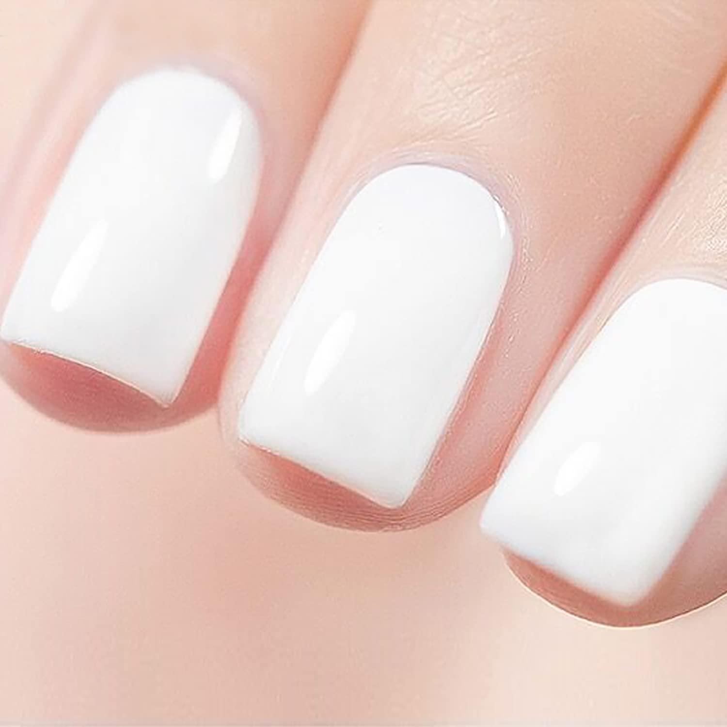 Vishine Pure White gelpolish brush glide across nails